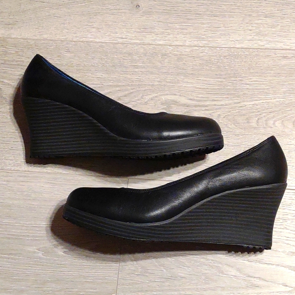 Crocs Women's Wedge Heels Size 9